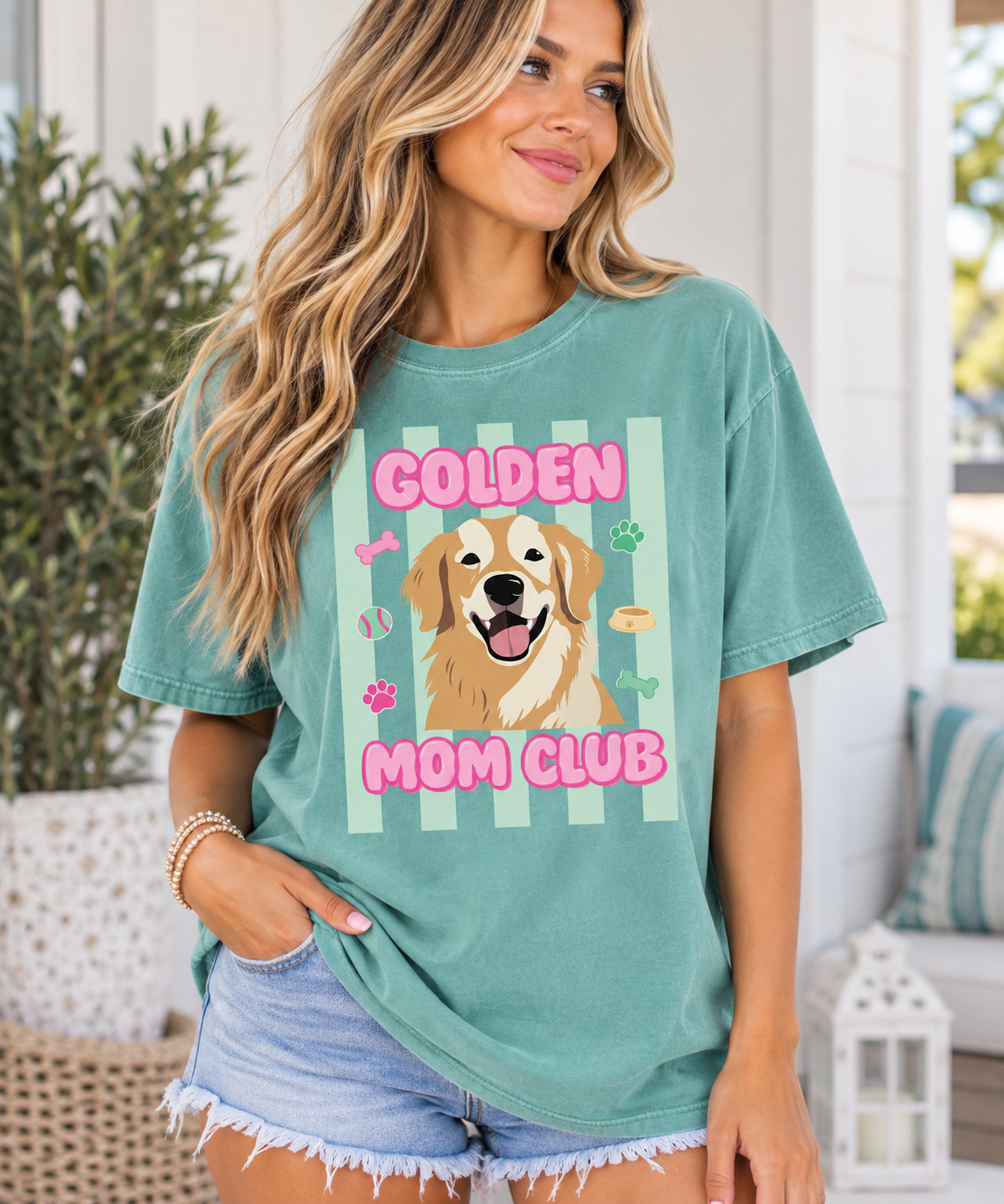 Golden Mom Club Tee